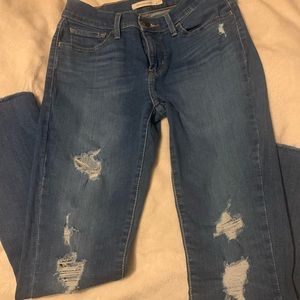 Levis 710 Super Skinny SZ27